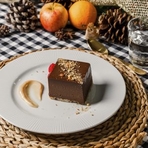 Pastel de chocolate con cremoso de galletas