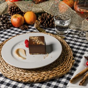 Pastel de chocolate con cremoso de galletas