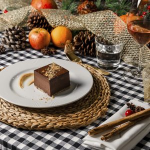 Pastel de chocolate con cremoso de galletas