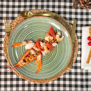 Salpicón de bogavante y langostinos con pomelo, granada y aliño cítrico