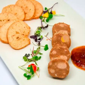 Turrón de Foie con Almendras y confitura de albaricoque